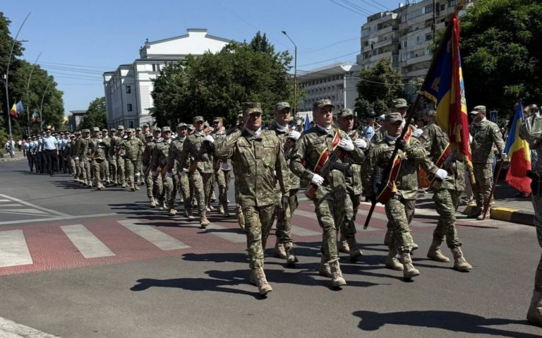 Tricolorul, cinstit cu onoare la Botoșani. Ceremonie solemnă de Ziua Drapelului Național