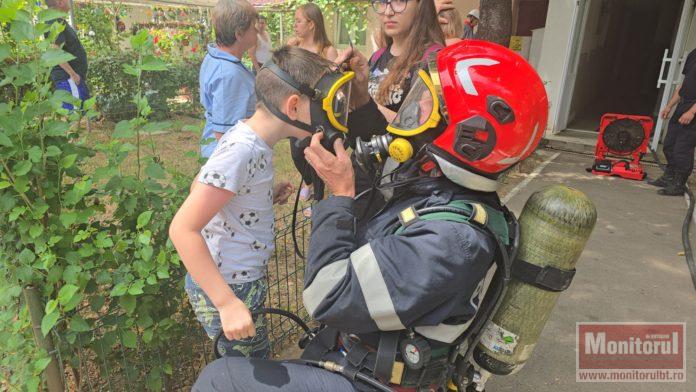 Panică evacuaţi pompieri