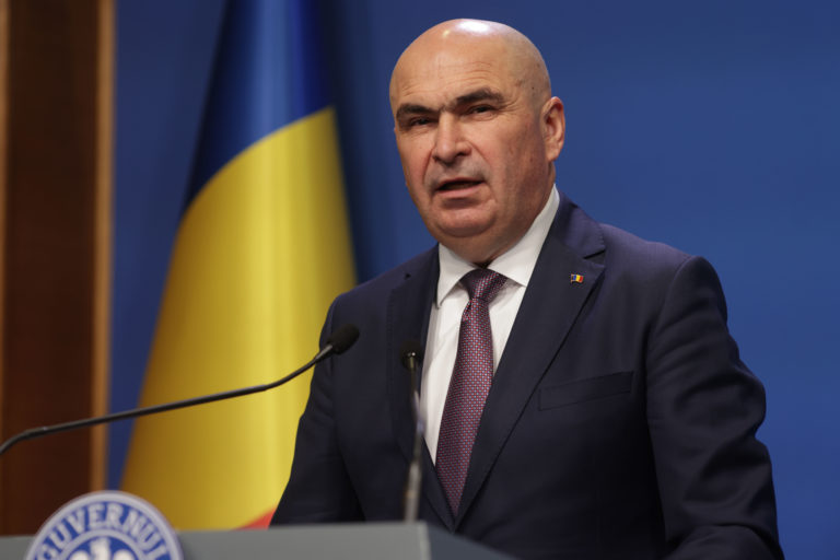 Premierul Bolojan aruncă “bomba” fiscală. TVA la două cote – 11% și 21%, creșterea accizelor, impozit pe dividende de 16% 