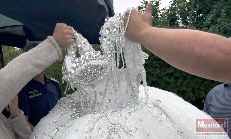 Nunți oprite la graniță: rochii de mireasă și accesorii de lux, confiscate de polițiștii de frontieră
