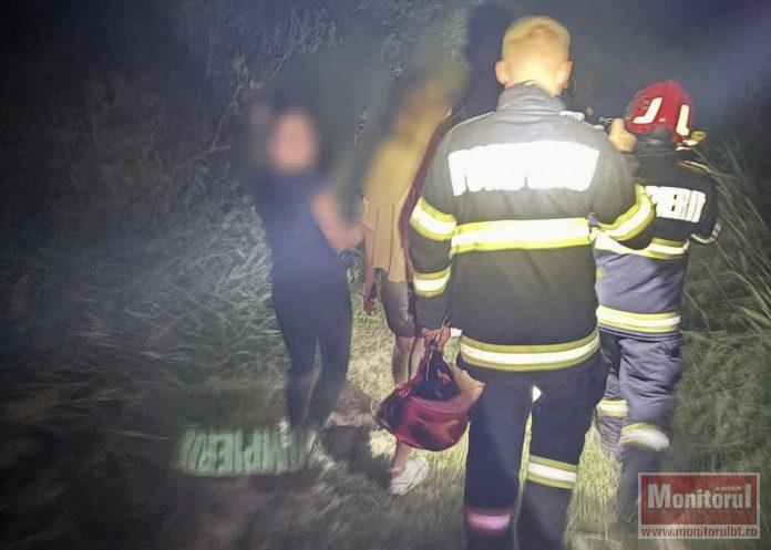 GPS-ul pădurii a dat eroare: tinere rătăcite, salvate de pompieri după ore de căutări