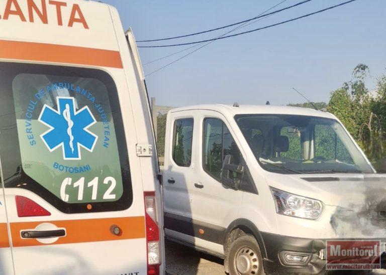 Șofer rănit după impactul dintre o mașină și o autoutilitară