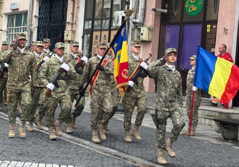 Ziua Imnului Național, sărbătorită de oficialități în centrul vechi al municipiului