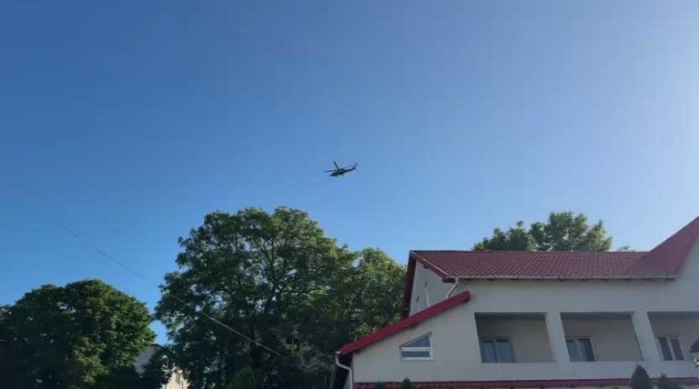 Descinderile în dosarul fabricii de acte de identitate falsificate au fost supervizate din elicopter.