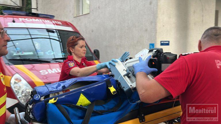 Luptă pentru viață la 17 ani. Medicii se zbat pentru copilul scos din ape de săteni (VIDEO)