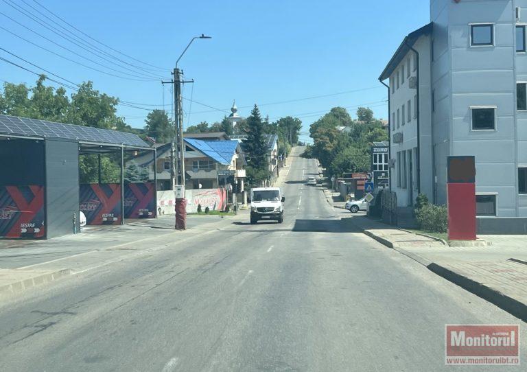 Stradă redeschisă circulației după două săptămâni de lucrări. A fost remediată avaria care a pus în pericol traficul