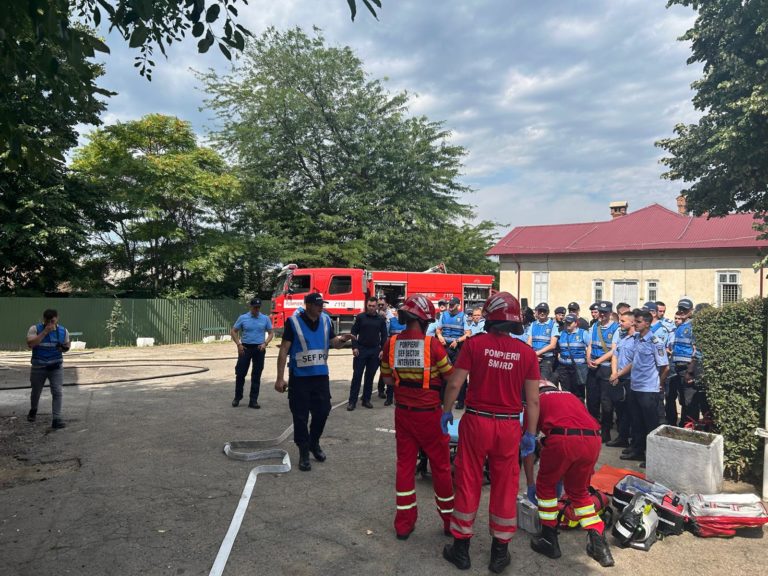 Exercițiu tactic la Botoșani. Antrenament comun pentru intervenții în situații de urgență