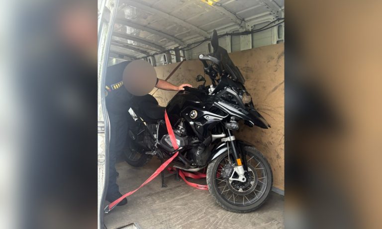 Motocicletă de lux declarată ca fiind furată din Franța descoperită la Racovăț