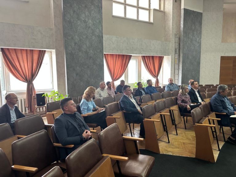 Rabia bagă autorităţile în şedinţă la Botoşani. Caz confirmat la Hudeşti