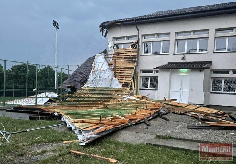 Prăpăd făcut de furtuna de duminică seară în județ (VIDEO)