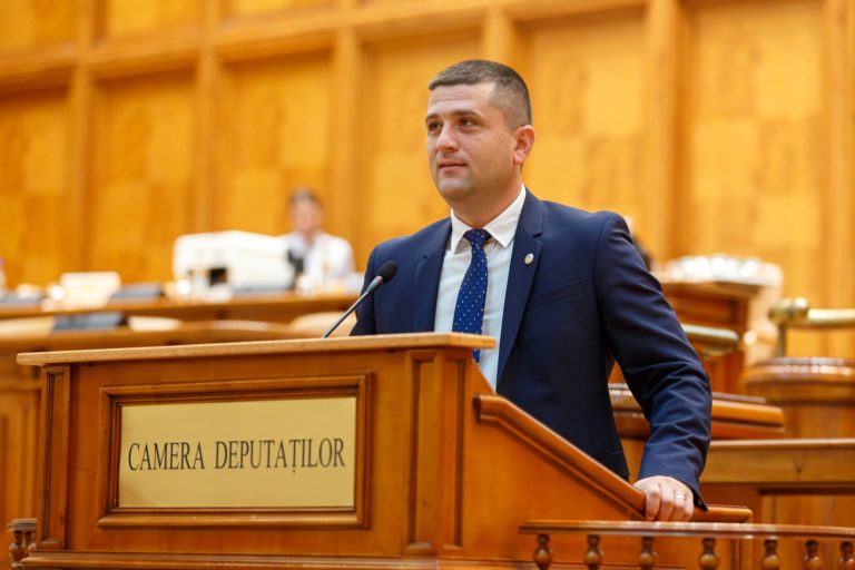 Conflict în coaliție după ce un ministru USR a anunțat că a primit 600 de CV-uri de la cei care vor să se implice în reforma companiilor de stat