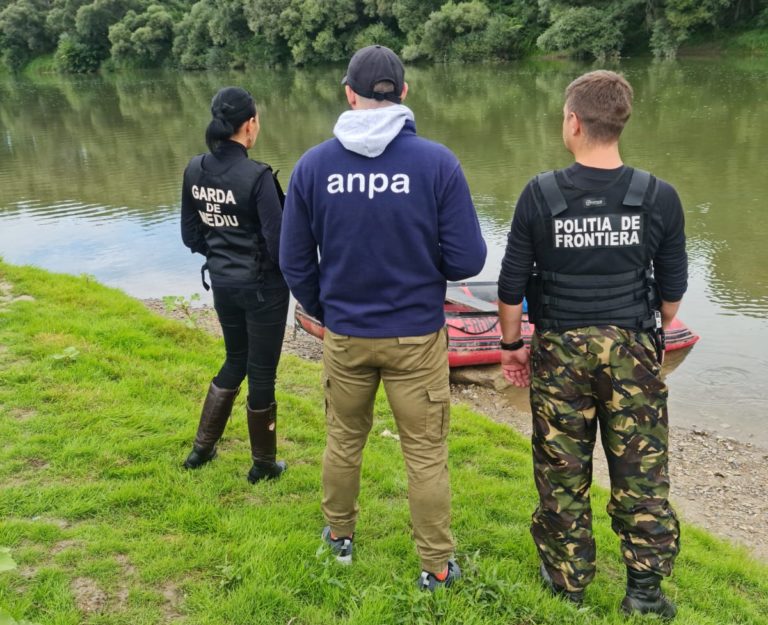 Pescuit cu reguli încălcate și maluri pline de gunoaie. Controale pe Prut, Volovăț și Stânca-Costești