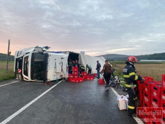 Drumul european E58 blocat complet de un TIR răsturnat