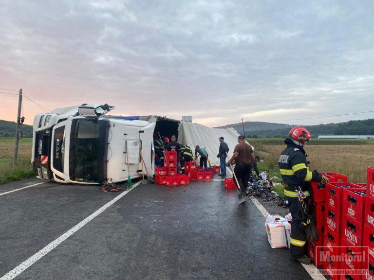 Drumul european E58 blocat complet de un TIR răsturnat