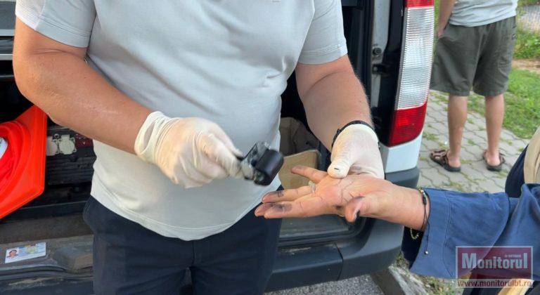 Premieră la Botoşani. Persoane amprentate şi fotografiate pe loc în timpul unei razii (VIDEO)