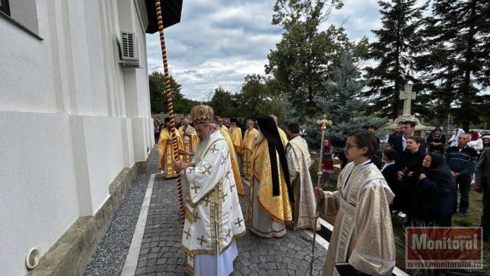 Moment istoric la Oneaga: ÎPS Teofan a sfințit biserica „Sfântul Mare Mucenic Gheorghe” (video)