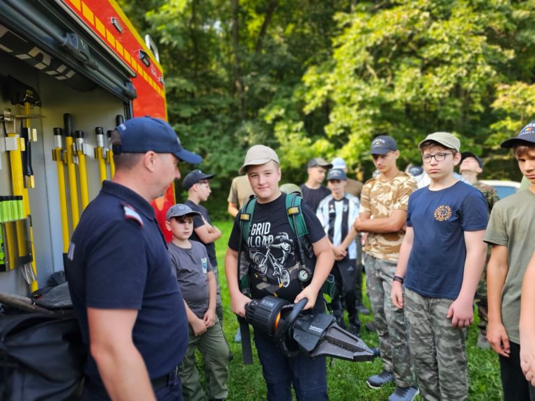 Curajul se învață devreme. Pompierii le-au arătat copiilor ce înseamnă să fii salvator