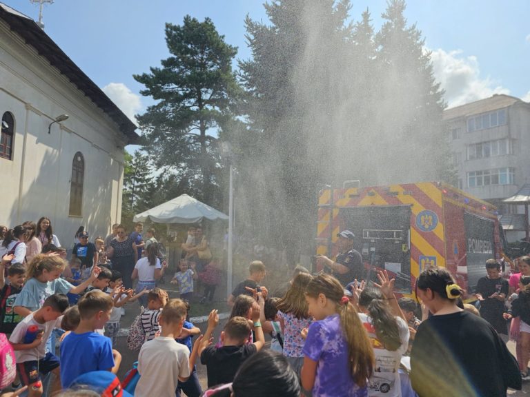 Când salvatorii devin dascăli – lecții esențiale pentru copiii din Botoșani