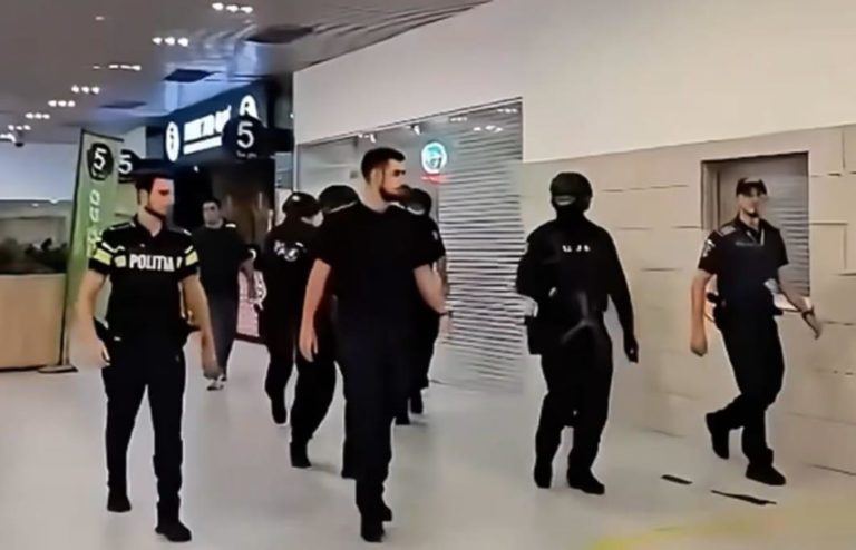 Urmărit internațional din categoria „Most Wanted”, condamnat la Botoșani și adus sub escortă în țară (VIDEO)