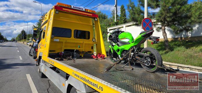 Tânăr motociclist rănit după o manevră imprudentă