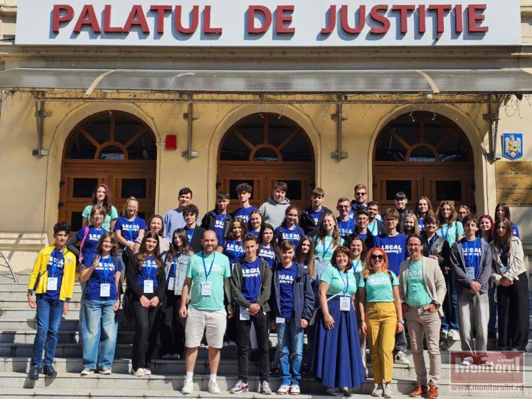 Lecții de viață la Voroneț: 28 de liceeni din toată țara, „studenți” la Academia Legii