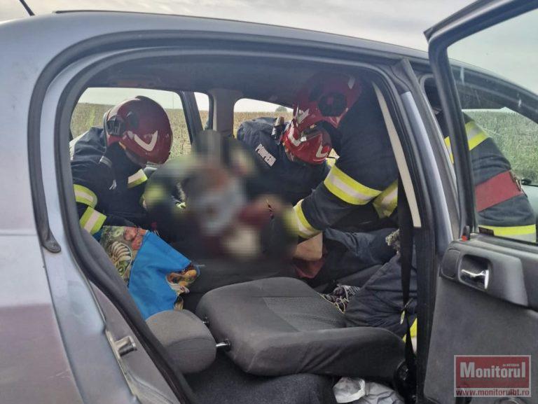 Soț și soție răniți într-un accident rutier în județ