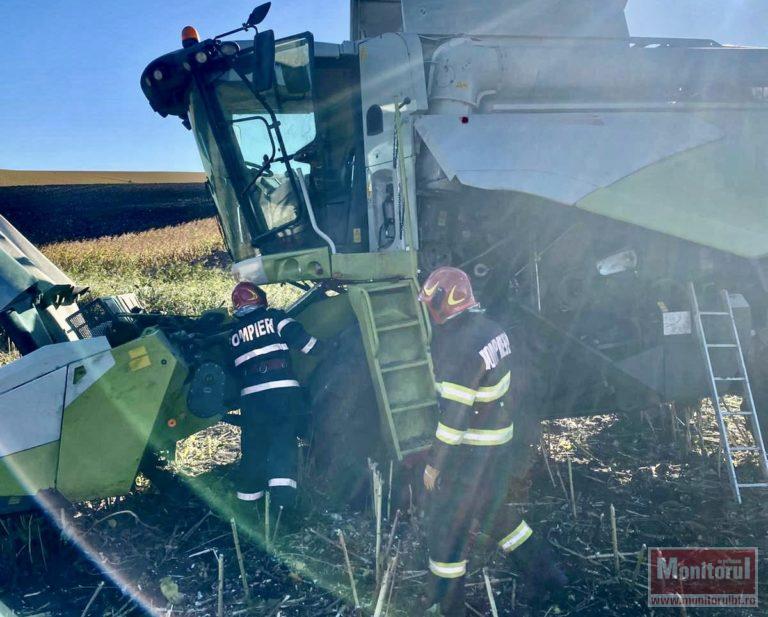 Combină în flăcări din cauza unei defecțiuni
