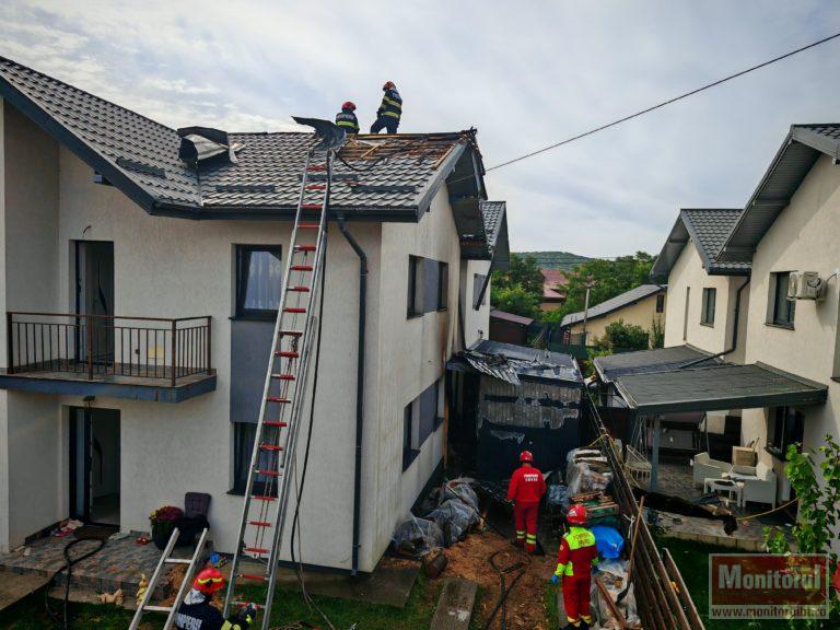 Eroi în timpul liber: doi pompieri din Botoșani au salvat două case de la incendiu