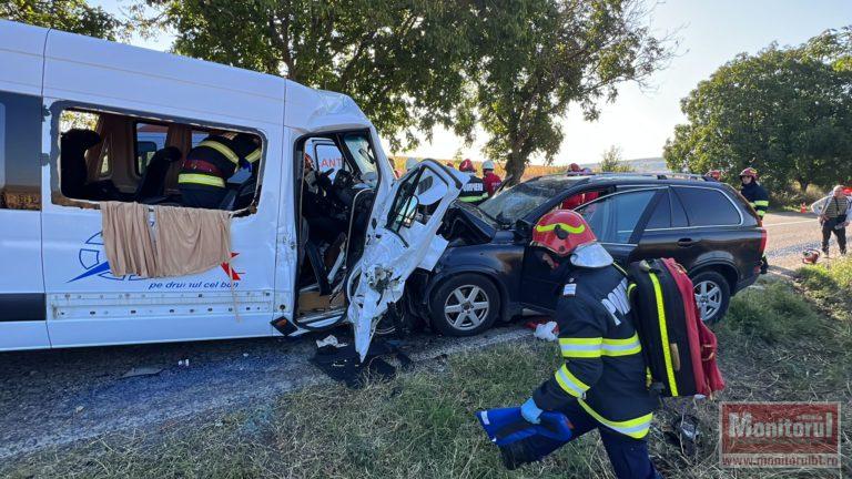 ŞOCANT. Care este cauza accidentului cumplit de microbuz. Trei persoane au murit (VIDEO)
