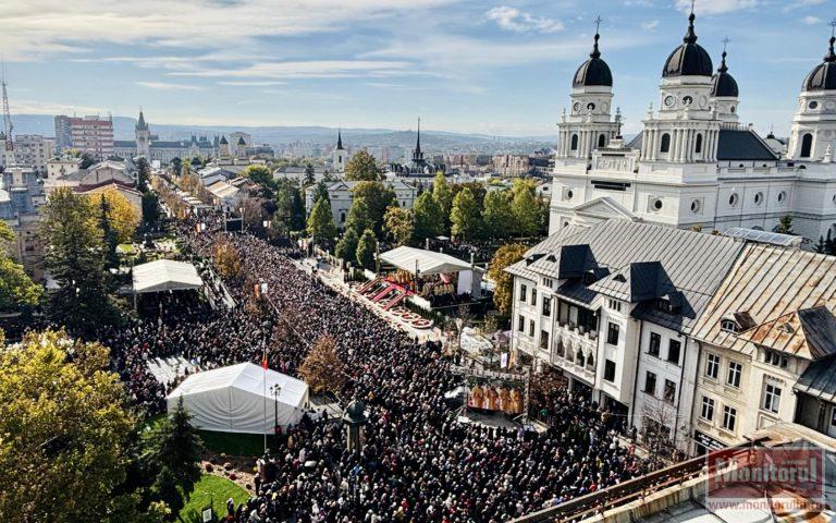 Tatăl Nostru rostit de zeci de mii de credincioși în zi de sărbătoare (VIDEO)
