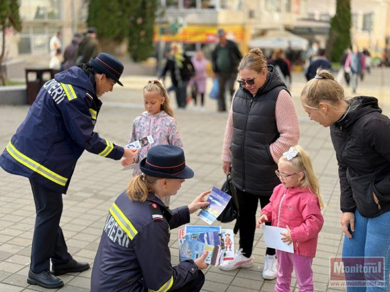 Pompierii botoșăneni îi învață pe cei mici cum să se protejeze în caz de dezastru