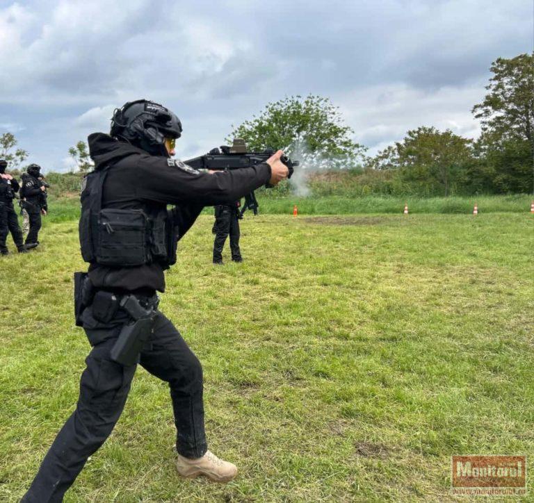 Forță, curaj și precizie: polițiștii de acțiuni speciale din Botoșani, în pregătiri pentru intervenții extreme (VIDEO)