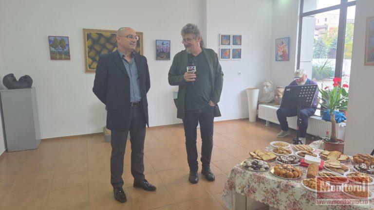 Povești în culori vii: expoziția unui artist botoșănean inspirată din locurile natale (VIDEO)