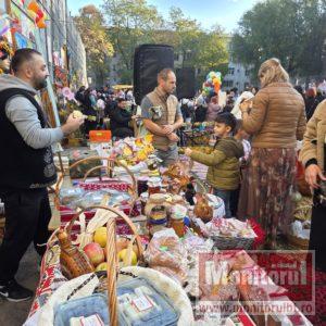 Târg de Toamnă cu sarmale şi iepurași la Școala nr. 12 din Botoșani