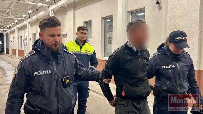 Tată călcat în picioare de propriul fiu. Agresorul a fost încătușat (VIDEO)