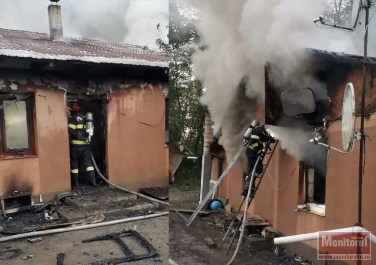 Canton mistuit de flăcări în județ