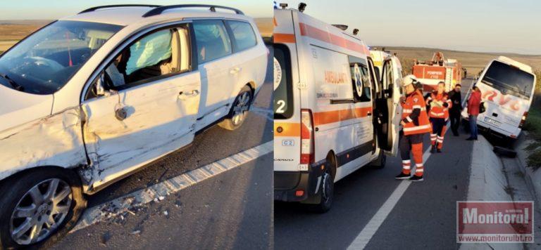 Alertă la Stăuceni. Impact violent între un microbuz și un autoturism