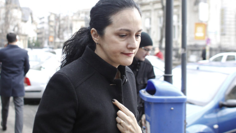 Alina Bica scapă definitiv de mandatul european de arestare deşi nu a făcut nici o zi de închisoare