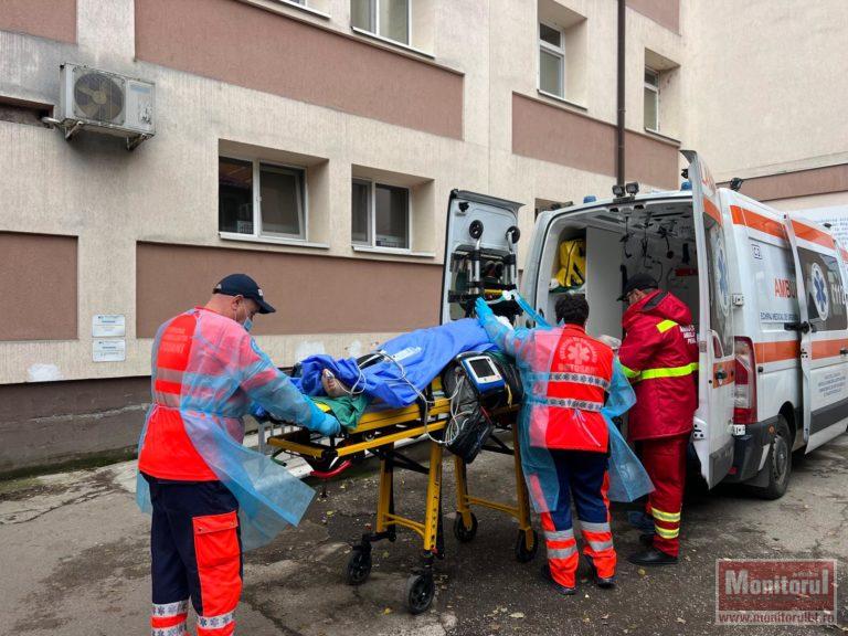 Tânăr transferat cu elicopterul la Timişoara după un gest cumplit în faţa familiei (VIDEO)