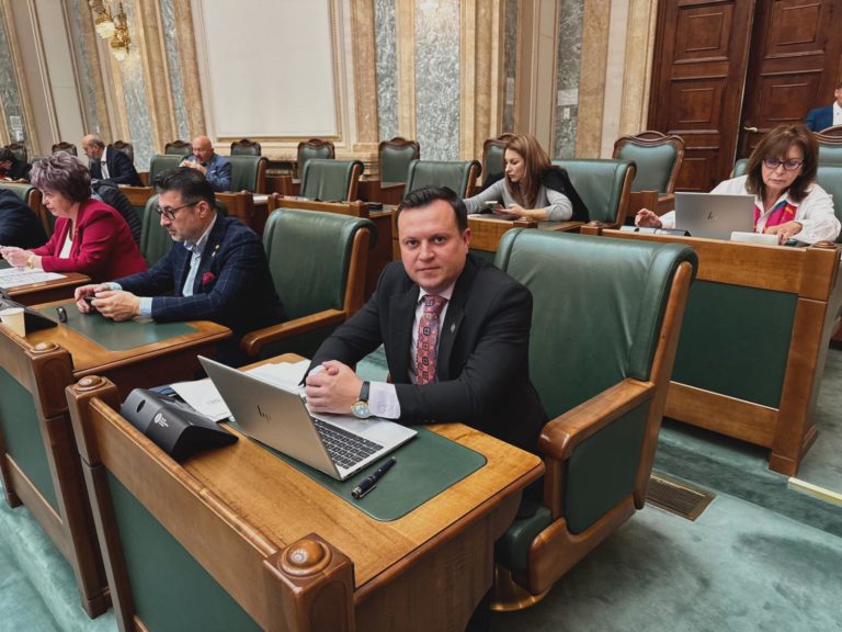 COMUNICAT DE PRESĂ: Senatorul Cătălin Silegeanu denunță izolarea feroviară a județului Botoșani