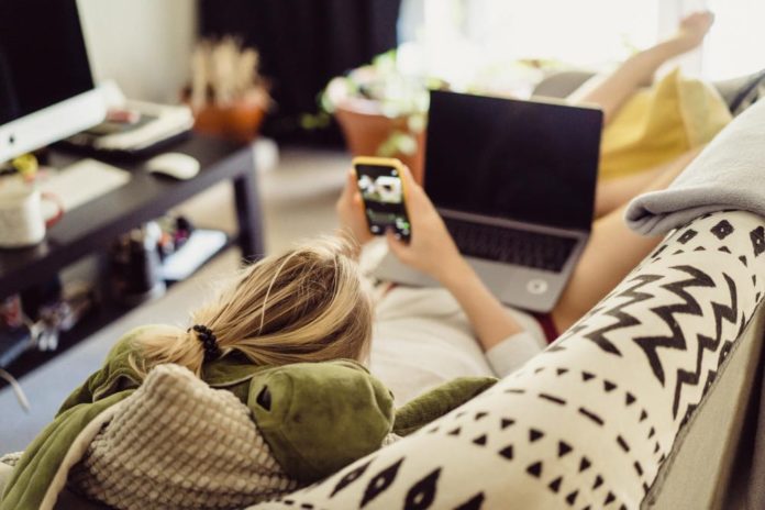 7 modalitati de a te relaxa pe internet de acasa  7 modalitati de a te relaxa pe internet de acasa
