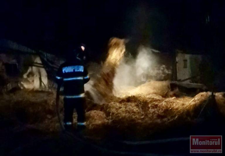 Incendiu devastator în miez de noapte