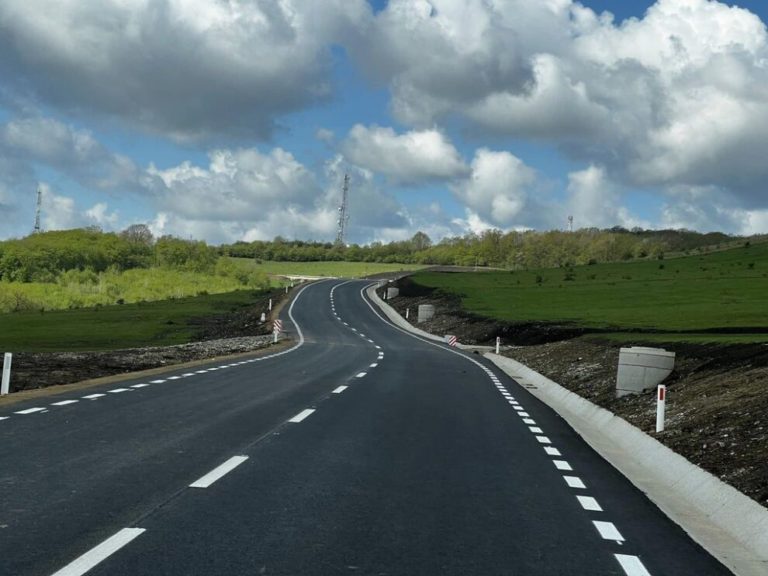 Sucevenii proiectează o şosea pentru a avea mai puţine maşini de Botoşani prin oraş