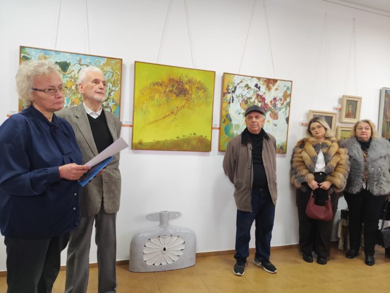 Dublu eveniment cultural la Galeriile „Ștefan Luchian”: vernisaj și lansare de carte dedicate artiștilor botoșăneni (VIDEO)