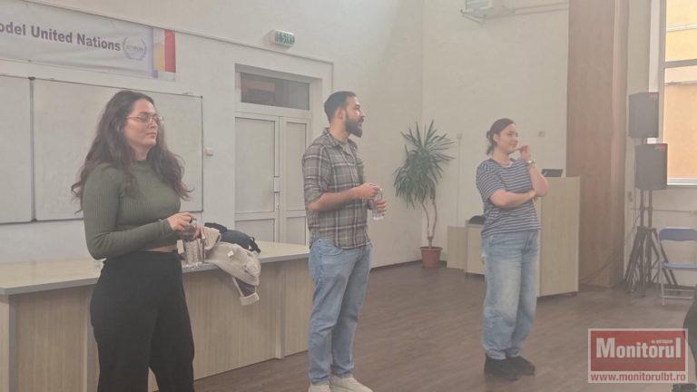 Funky Citizens a adus la Botoșani lecții despre fake news, drepturi civice și informare corectă (VIDEO)