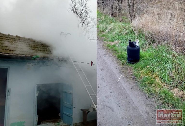 Bătrân la un pas de a arde de viu în propria casă