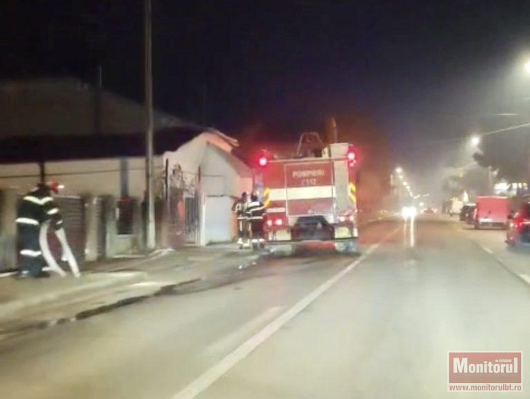 La un pas de tragedie din cauza unui coș de fum pe o stradă din oraș (VIDEO)