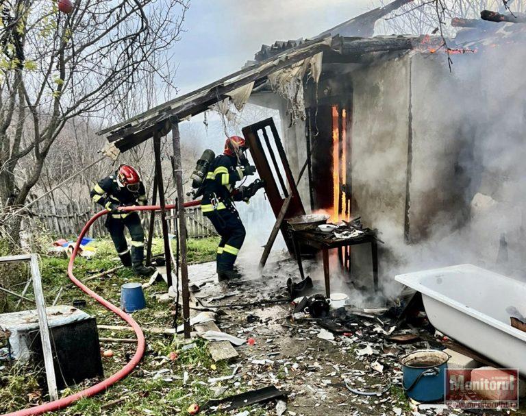 Incendiu puternic din cauza unui coș de fum