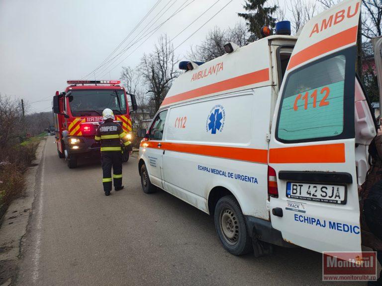 Flăcări ucigașe în județ. Bătrân decedat, iar soția dusă de urgență la spital