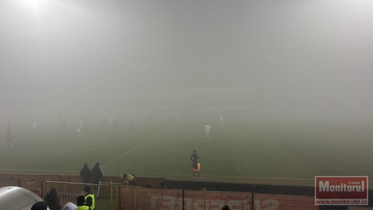 Fotbal pe nevăzute la Botoșani. CFR Cluj câștigă pe un Municipal în ceață (video)